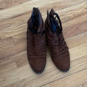 Carlos Santana Women’s 7.5 brown boots